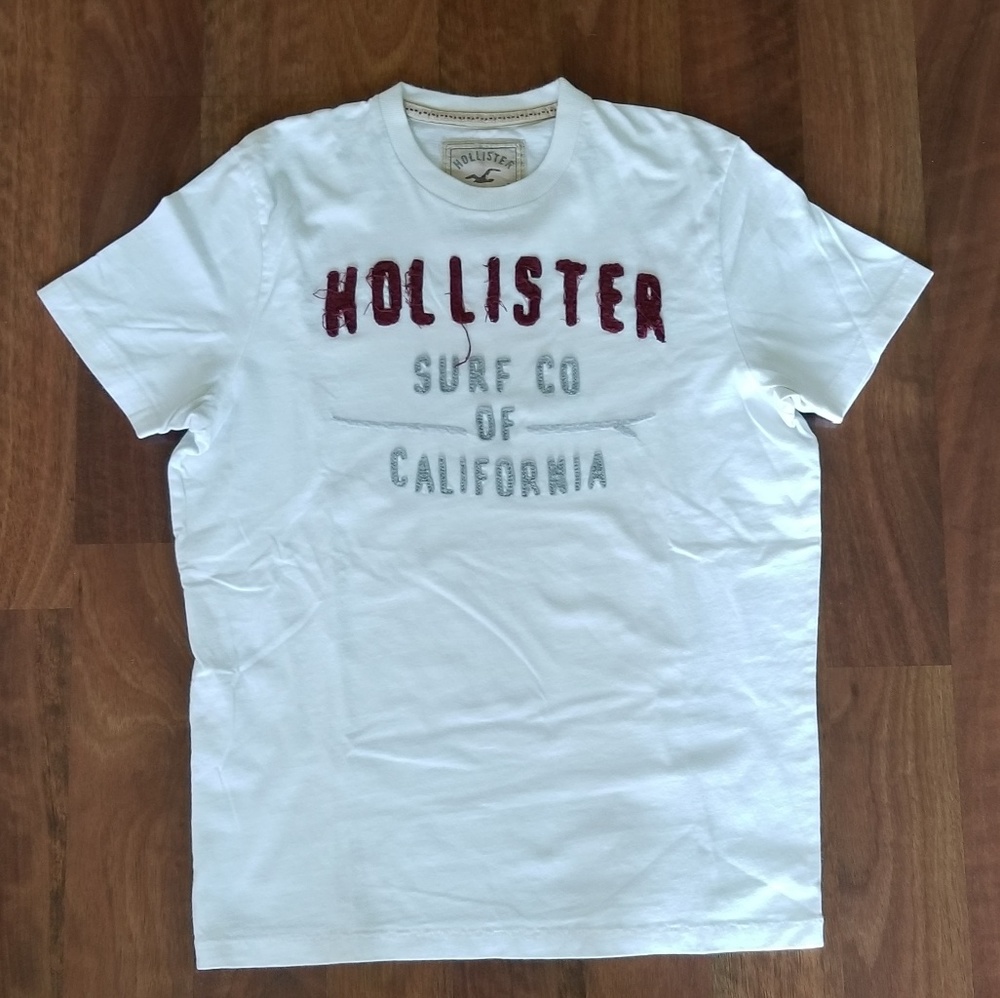 ✔SOLD✔Hollister shirt